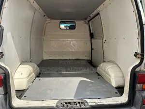 Volkswagen Transporter 2005 White