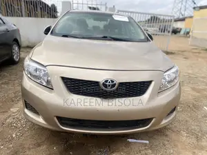 Toyota Corolla 2009 Gold