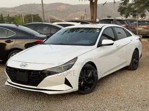 Hyundai Elantra SE 2022 White