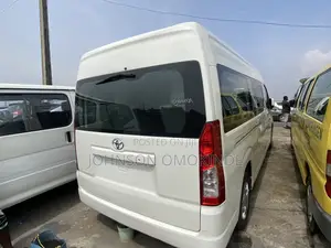 Toyota HiAce 2021 White