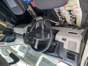 Toyota HiAce 2021 White