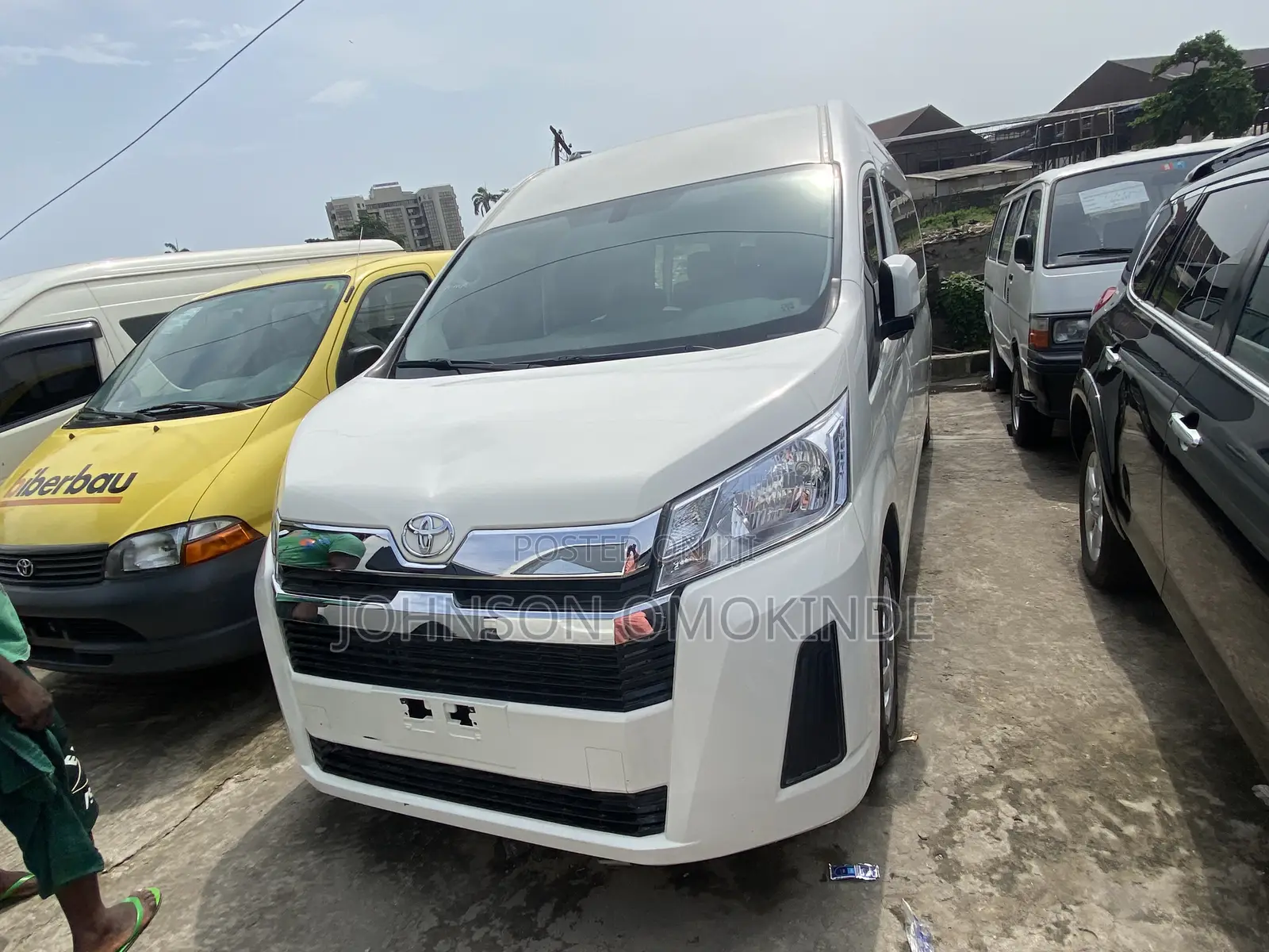 Toyota HiAce 2021 White