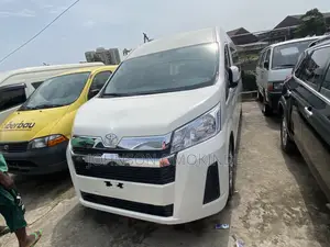 Toyota HiAce 2021 White