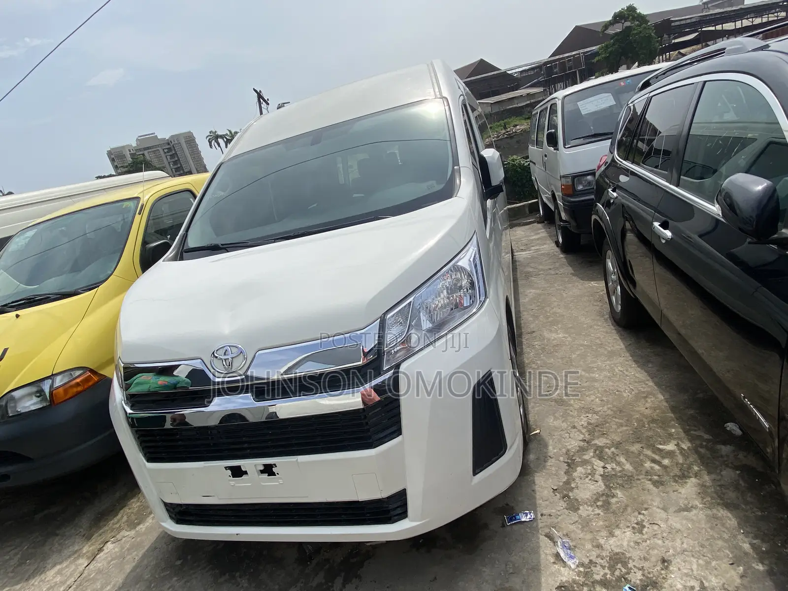 Toyota HiAce 2021 White