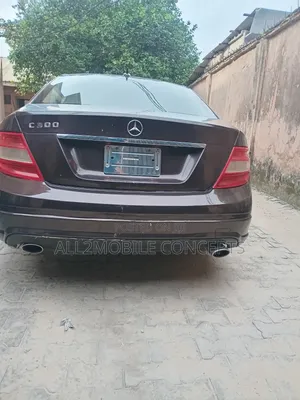 Mercedes-Benz C300 Sport Sedan RWD (3.0L 6cyl 6M) 2011 Brown