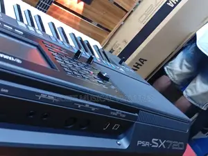 Yamaha Keyboard PRS Sx 720
