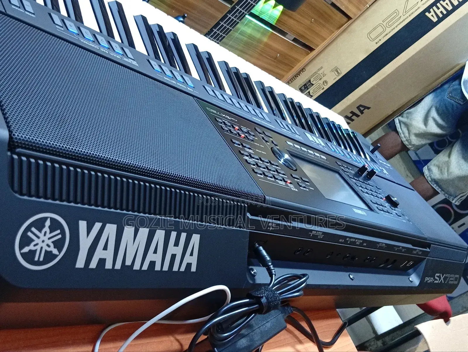 Yamaha Keyboard PRS Sx 720