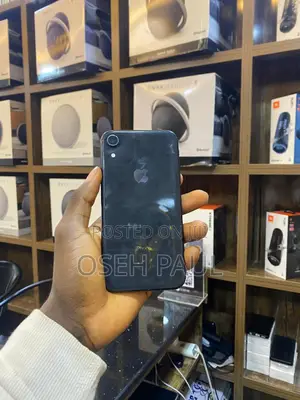 Apple XR 128 GB Black