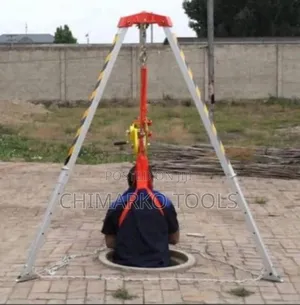 Manhole Tripod Lifter