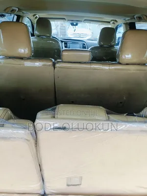 Toyota Highlander XLE 4x2 V6 (3.5L 6cyl 8A) 2018 White