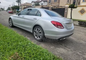 Mercedes-Benz C300 2017 Silver