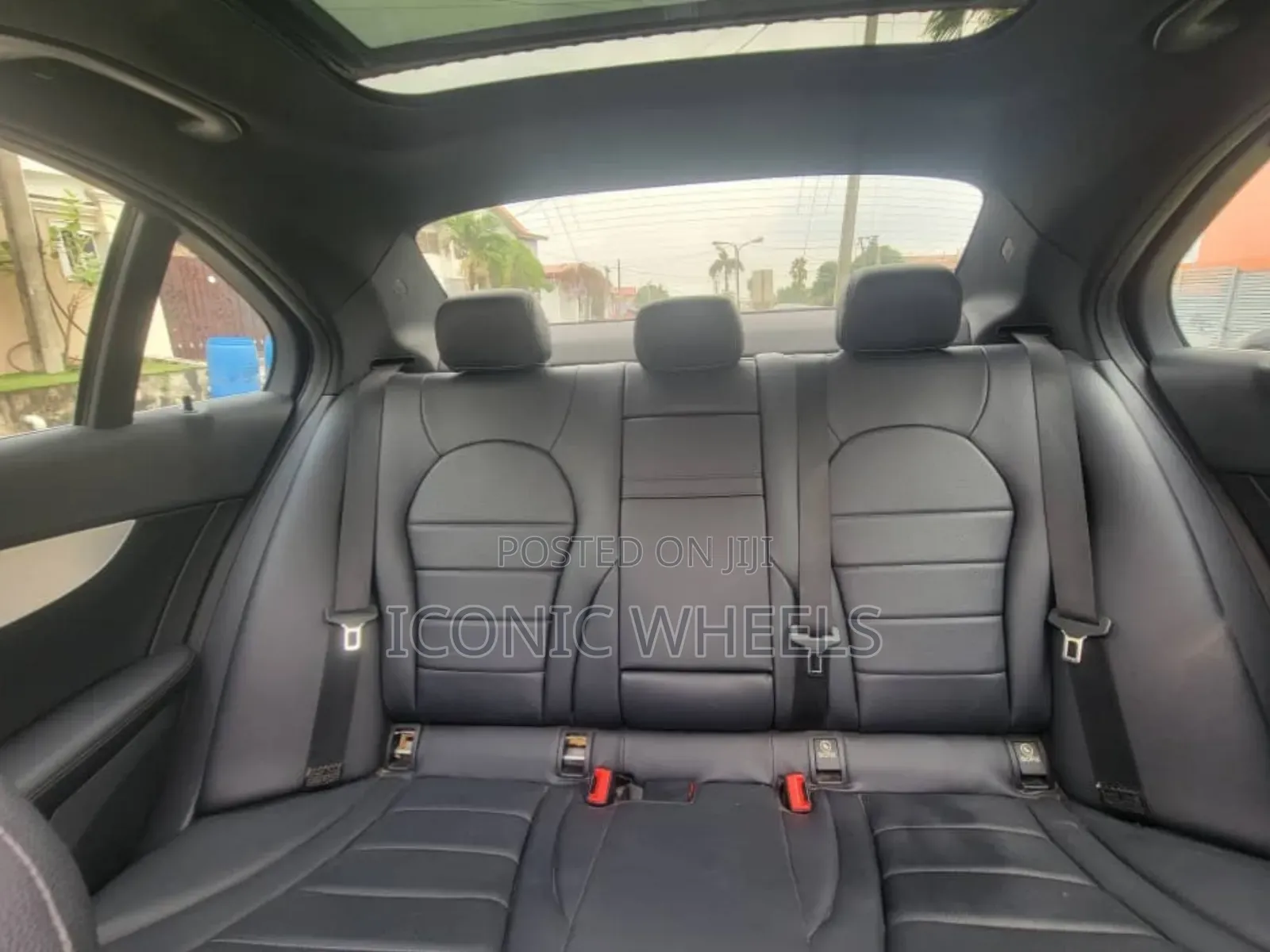 Mercedes-Benz C300 2017 Silver
