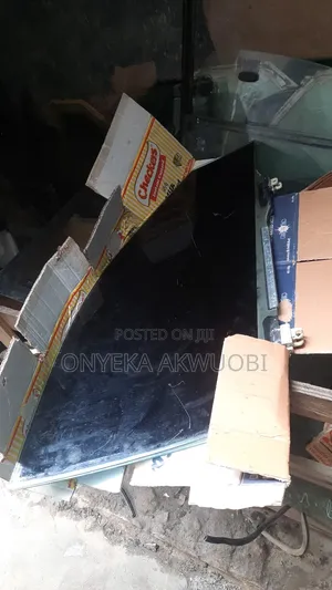 Toyota Corolla 2005 Door Glass