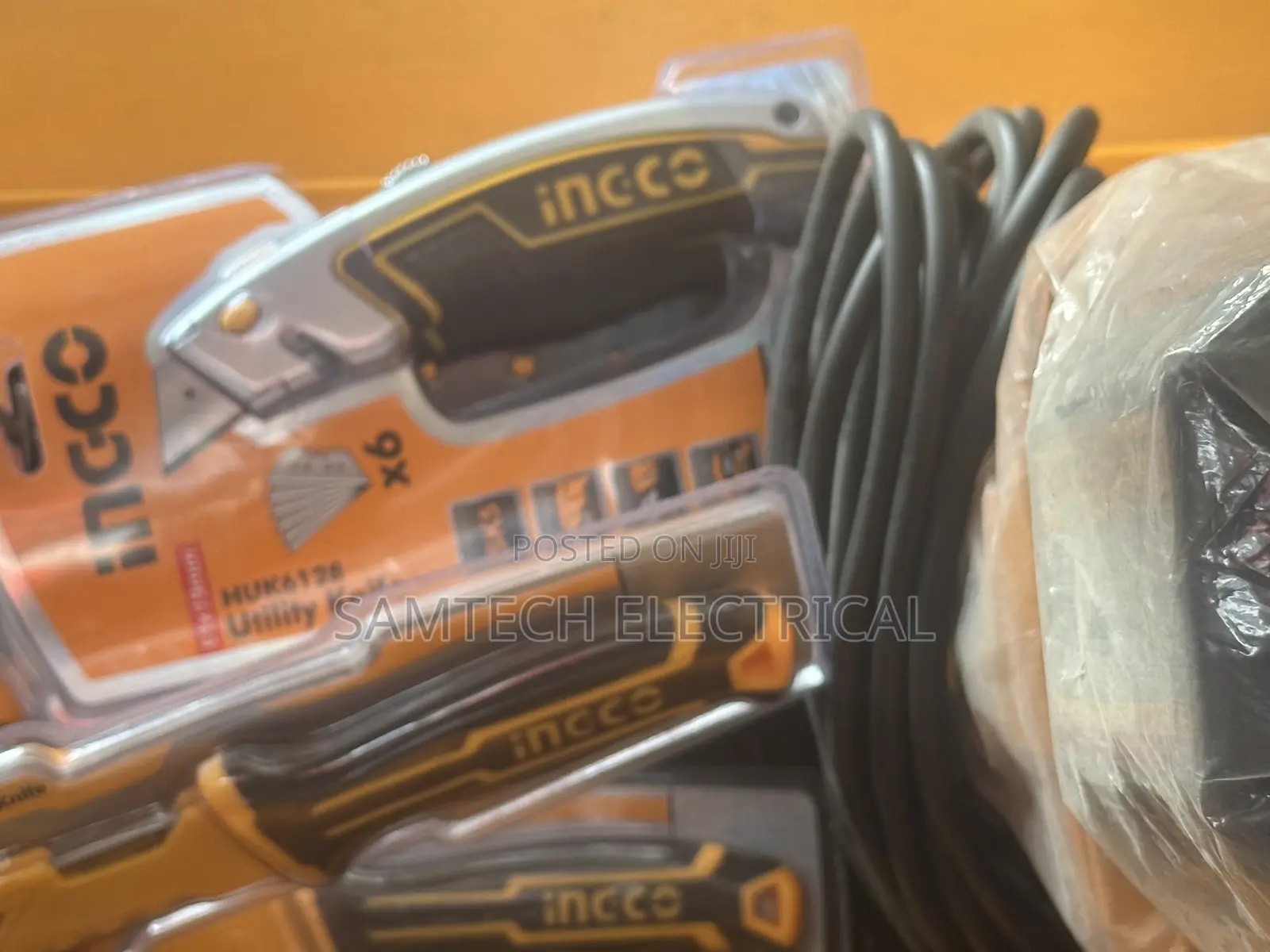 Utility Knife Ingco With Extra 6 Blades