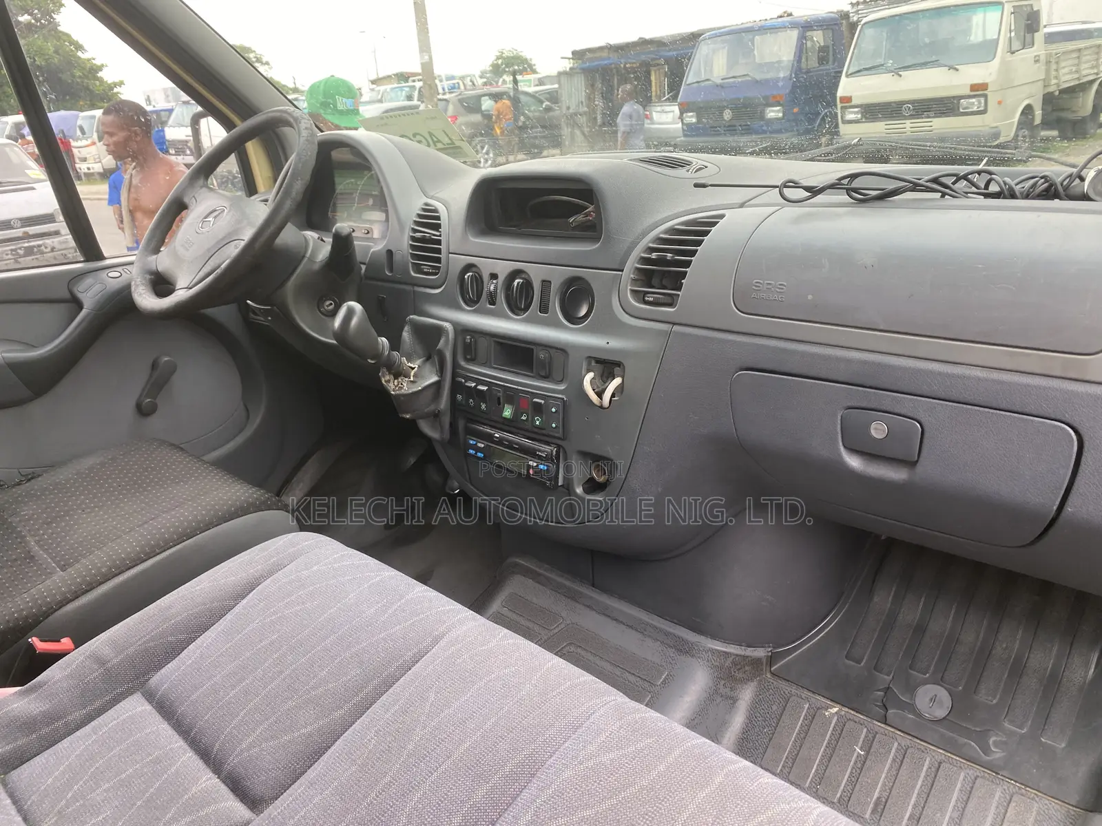 Mercedes-Benz Sprinter 2002 Yellow