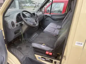 Mercedes-Benz Sprinter 2002 Yellow