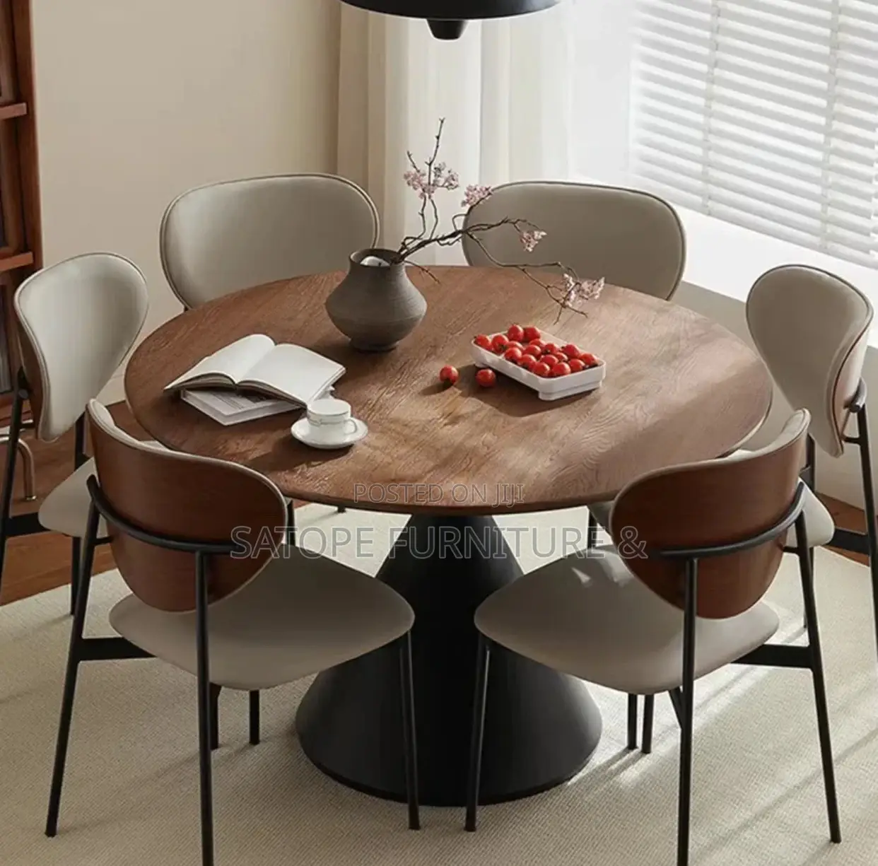 Luxury Coffee Dining Table Cahirs