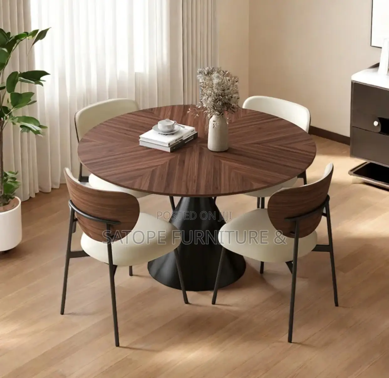 Luxury Coffee Dining Table Cahirs