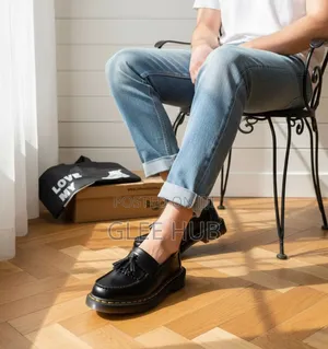 Pull Flat Doc Martens Design