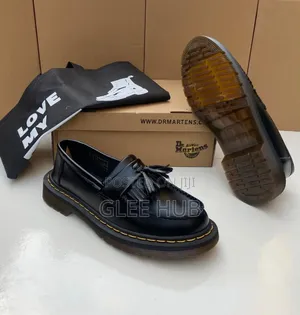 Pull Flat Doc Martens Design