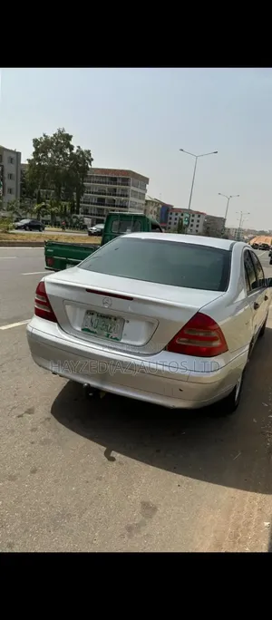 Mercedes-Benz C300 2005 Silver
