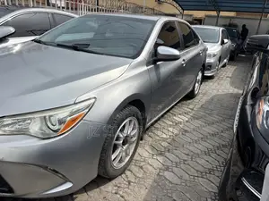 Toyota Camry XLE 4dr Sedan (2.5L 4cyl 6A) 2016 Silver