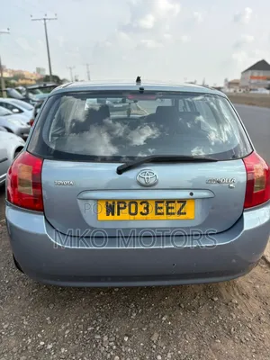 Toyota Corolla Liftback 2004 Blue