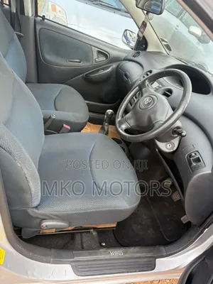 Toyota Yaris 1.3 Sol 2004 Silver