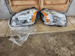 Glk350 2010 Set of Headlight