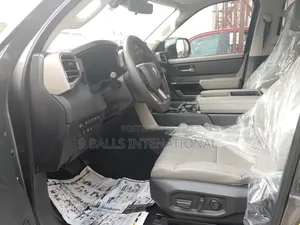 Toyota Tundra 2024 Gray