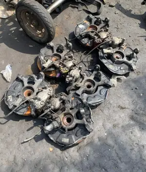 C 300 2013 Model Front Hub Empty