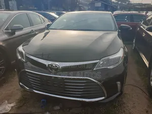 Toyota Avalon XLE Sedar FWD (3.5L 6cyl 6A) 2013 Black
