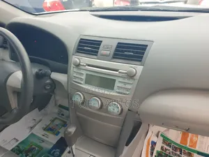 Toyota Camry LE V6 4dr Sedan (3.5L 6cyl 6AM) 2009 Silver