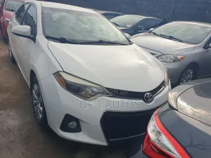 Toyota Corolla LE 4dr Sedan (1.8L 4cyl CVT) 2014 White