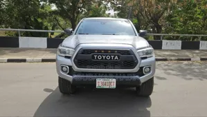 Toyota Tacoma 2018 Gray