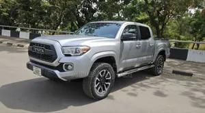 Toyota Tacoma 2018 Gray