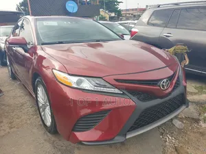 Toyota Camry XLE 2021 Red