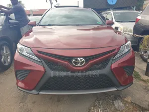 Toyota Camry XLE 2021 Red