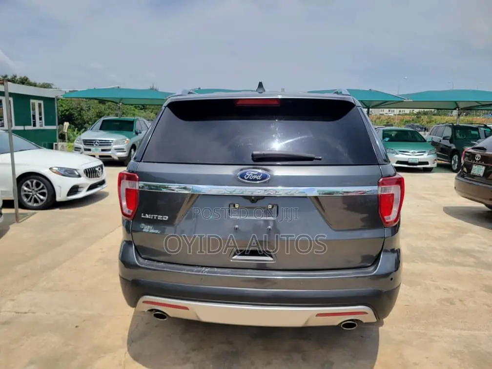 Ford Explorer 2016 Silver