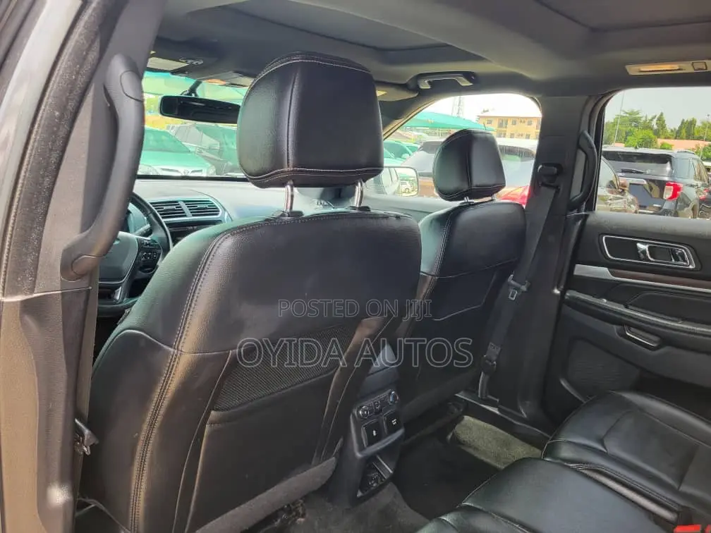 Ford Explorer 2016 Silver