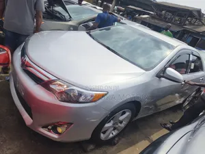 Toyota Camry LE 4dr Sedan (2.5L 4cyl 6A) 2012 Silver