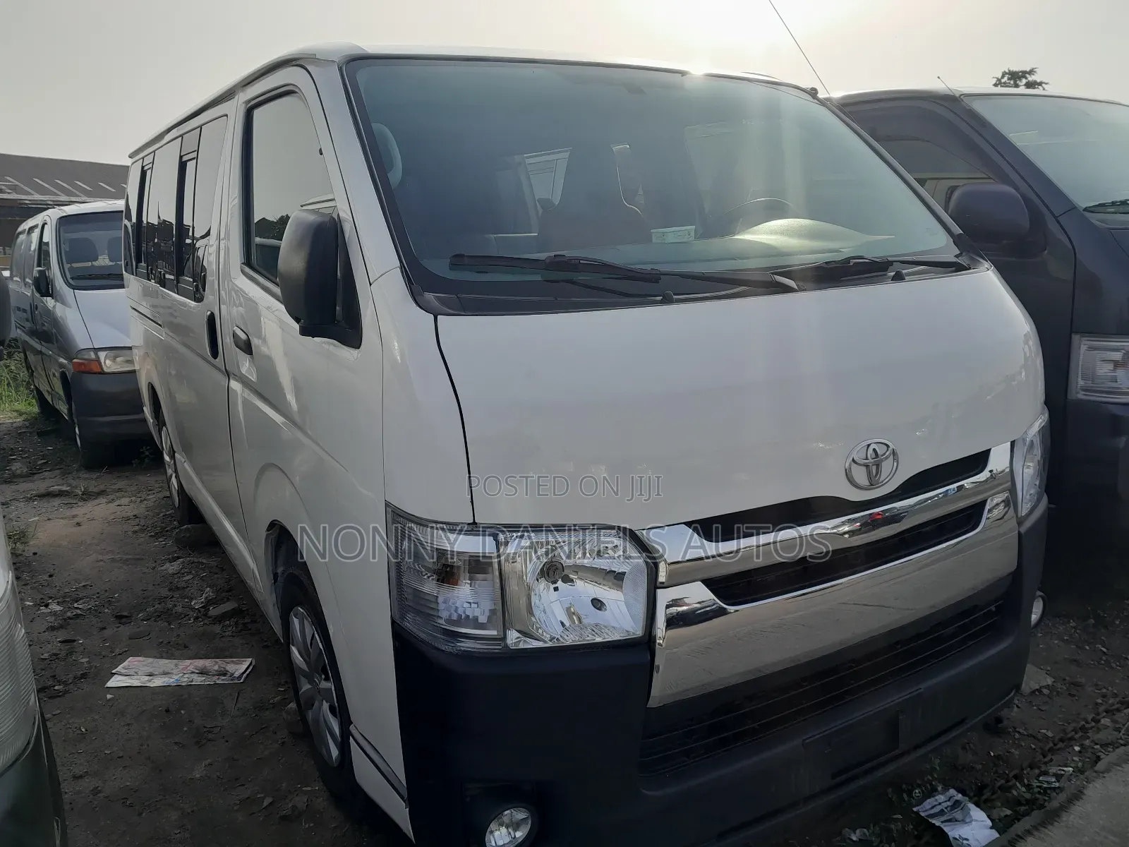 Toyota HiAce 2010 White