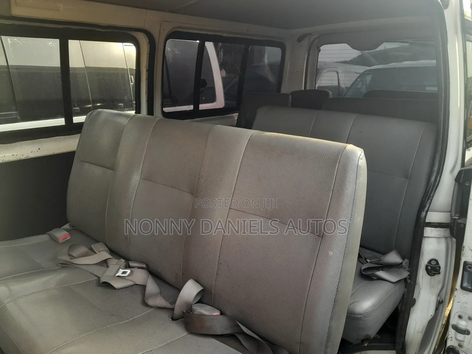Toyota HiAce 2010 White