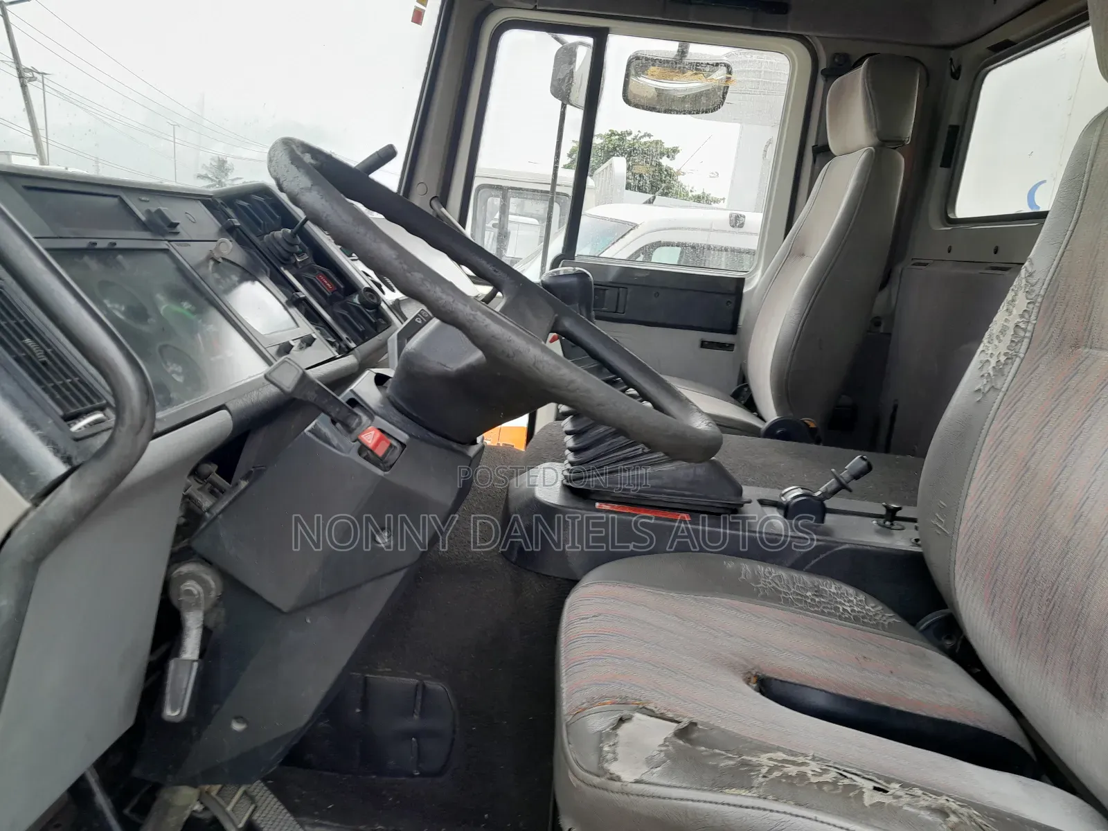 Toyota HiAce 2010 White