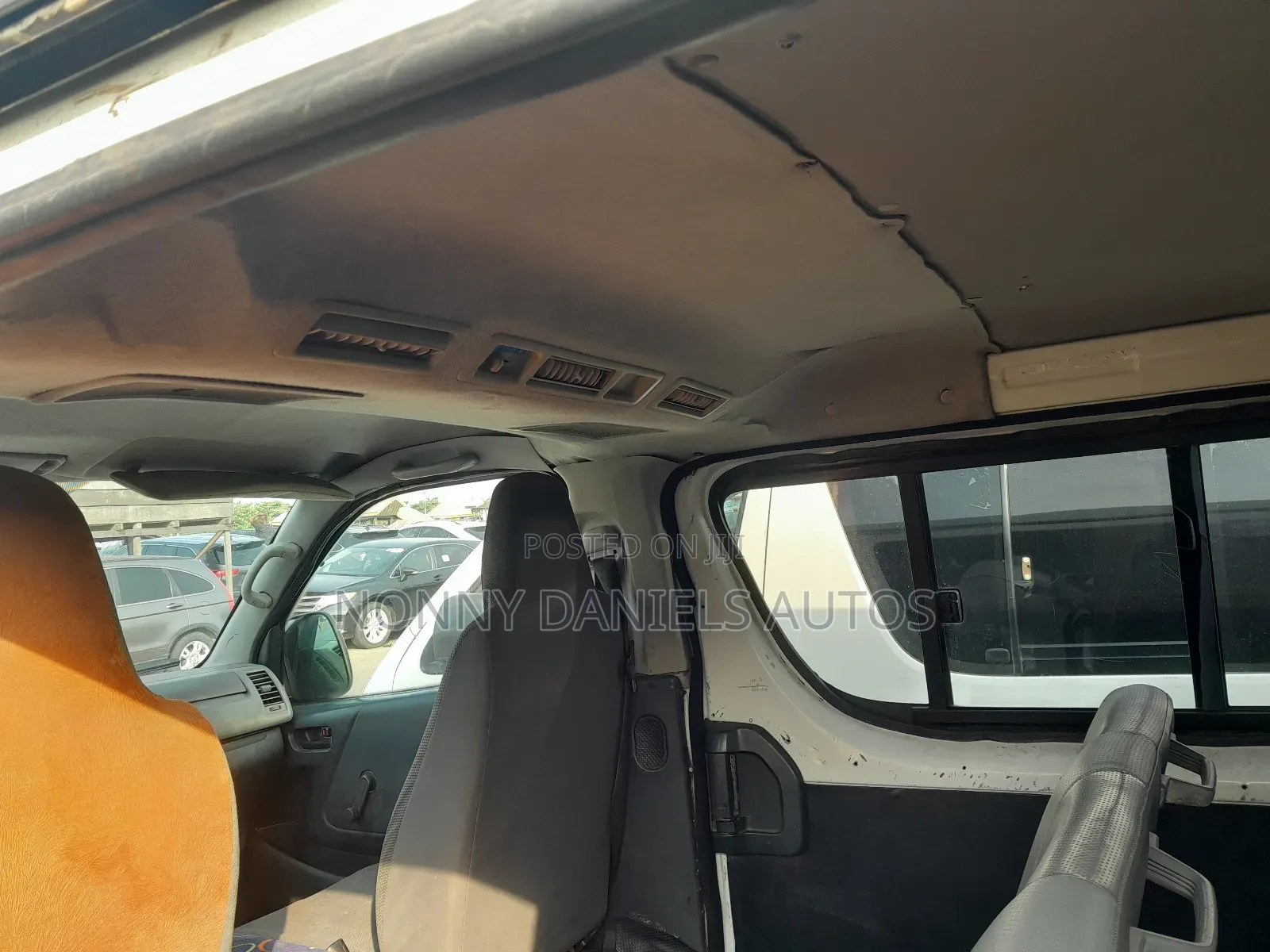 Toyota HiAce 2010 White