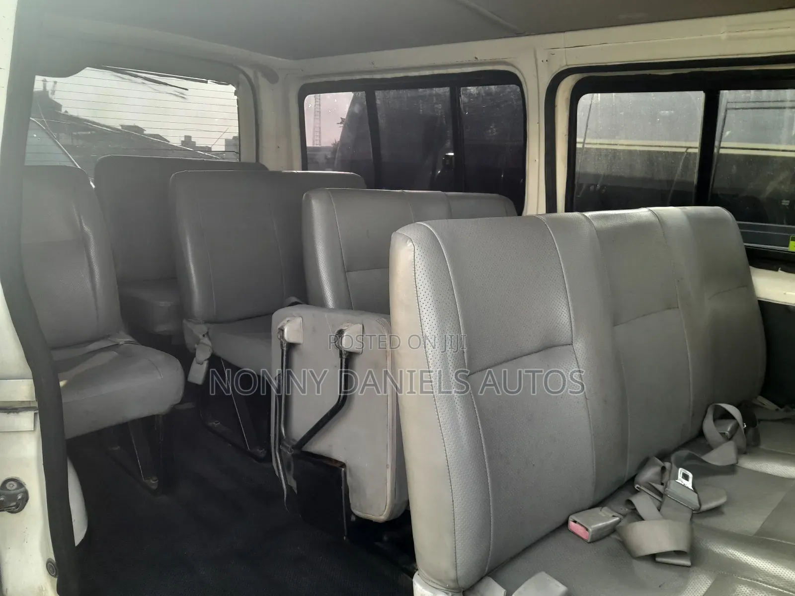 Toyota HiAce 2010 White