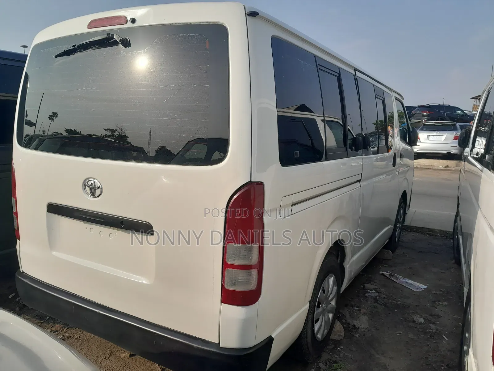 Toyota HiAce 2010 White