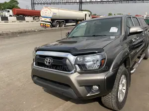 Toyota Tacoma 2014 Gold
