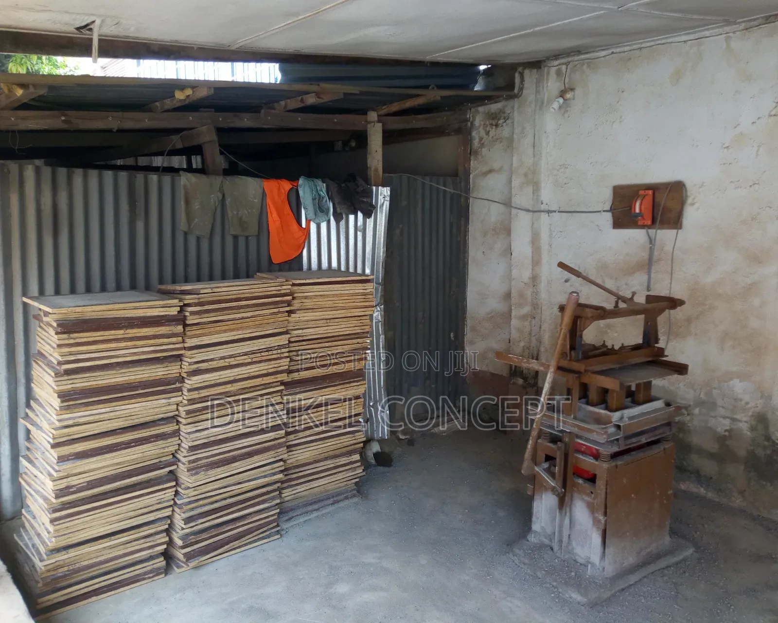 For Sale - Machine, Pallets, Generator, Bench Dumbbell