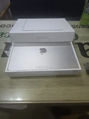 Laptop Apple MacBook Air 2022 M2 8GB Intel Core M2 SSD 256GB